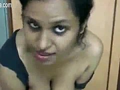Μια δάσκαλος σεξ από τη Βεγγάλη επιδεικνύει τις ικανότητές της σε αυτό το βίντεο