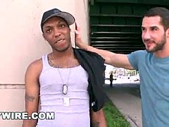 Interracial Gay Reality: Gangsta with Cheese Bread Gets His Ass Spread