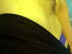Büyük Göğüslü ve Poposlu MILF, Göğüsleri Büyük Bir Videoda