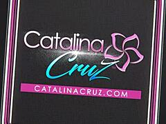 La madura Catalina Cruz y las grandes tetas Reena Sky tienen un trío con tetas grandes