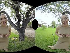 Milf mama Sara May prinaša vrhunsko izkušnjo VR