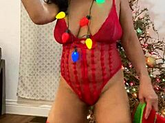 Big tits MILF Anna Maria gets naughty for Christmas
