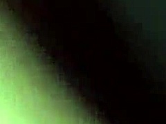 Modne MILFs boble rumpe og blå øyne skinner i uklippet anal sexvideo