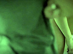 Бранди обича естествените цици и уменията за дълбоко гърло в еротично видео