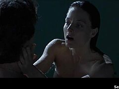 Jodie Fosters, 25 anni, film per adulti con seni e massaggi sensuali