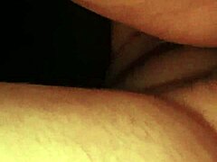 Maduras strieka orgazmus: Zrelá milfka je sexuálna zdatnosť