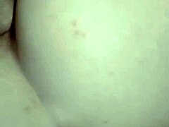 Vídeo caseiro de casais sexy com MILFs maduras e milfs