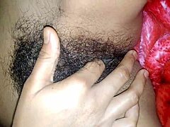 Istri India yang panas dan horny menjadi nakal dengan pacarnya