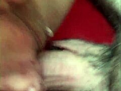 Dlakava mamica uživa v grobem misijonarskem seksu v domačem videu
