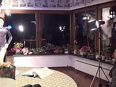 Анди Казановас има задкулисно преживяване на снимачната площадка на италианската зряла звезда Джулия Лагерта