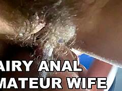 Luide kreunen en een rommelige kont worden gevuld in een amateur anale video