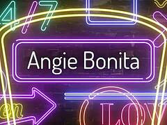 Angie Bonitas'ın derin boğaz becerileri bu sıcak videoda tam olarak sergileniyor