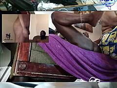 MILF afro-americană primește fundul ei futut într-un videoclip făcut acasă