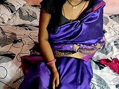 Indisk stedmor fanger stedsønen snuse trusser i hjemmelavet video