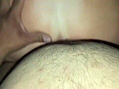 Puma milf s velkými prsy má sex v psím stylu v horké anální scéně