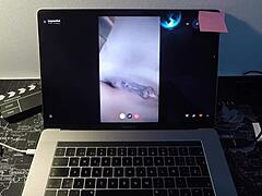 At knalde og onanere med en spansk milf på webcam