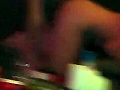 Amatérský pár zkoumá fetiš cuckoldingu v HD videu