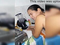 Amatør sexvideo viser utro kone bli knullet av stebroren