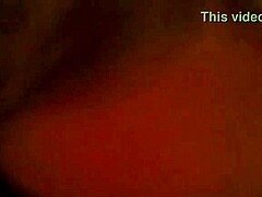 Heta blondinen Christina suger och sväljer sperma i HD-video