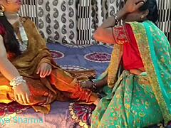 جنس قروي هندي مع ديسي نوكار مالكين وأم زوجته في فيديو هاردكور