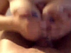 Véritable masturbation avec une belle grosse fesse